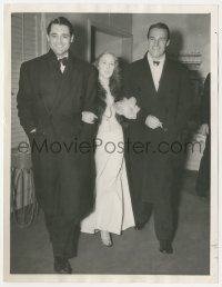 6b1199 CARY GRANT/RANDOLPH SCOTT 6.5x8.5 news photo 1930s with New York socialite Dorothy Fell!