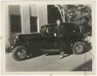 6b1304 JOHNNY WEISSMULLER 8x10.25 still 1940s Tarzan standing by his new car!