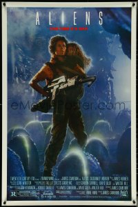 6c0652 ALIENS 1sh 1986 James Cameron sci-fi sequel, Sigourney Weaver as Ripley carrying Carrie Henn!