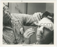 6f1514 INCREDIBLE HULK 8x10 still 1978 makeup artist prepares Bill Bixby for transformation scene!