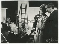 6j1461 TORN CURTAIN candid 7.25x9.5 German still 1966 Hitchcock, Paul Newman & Julie Andrews on set!