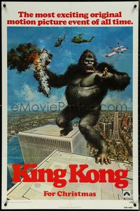 6j0967 KING KONG teaser 1sh 1976 John Berkey art of the BIG Ape standing on the Twin Towers!