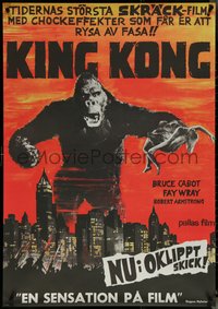 6r0141 KING KONG Swedish R1965 best image of giant ape over New York skyline holding Fay Wray!