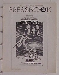g500 LIGHT AT THE EDGE OF THE WORLD vintage movie pressbook '71 Kirk Douglas