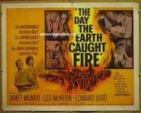 R524 DAY THE EARTH CAUGHT FIRE half-sheet62 Janet Munro