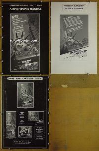 g299 ESCAPE FROM NEW YORK vintage movie pressbook '81 Kurt Russell
