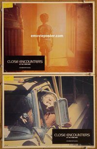 e096 CLOSE ENCOUNTERS OF THE THIRD KIND 2 vintage movie lobby cards '77