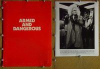 m292 ARMED & DANGEROUS movie presskit '86 John Candy, Levy