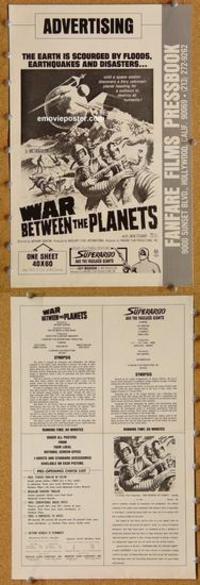 h557 WAR BETWEEN THE PLANETS/SUPERARGO & THE FACELESS GIANTS movie pressbook