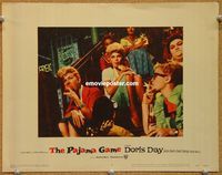 v766 PAJAMA GAME movie lobby card #7 '57 Doris Day eating apple!