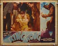 m035 KING KONG #4 movie lobby card R46 Bruce Cabot holds Fay Wray!