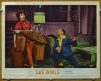 w414 LES GIRLS movie lobby card #4 '57 Gene Kelly, Kay Kendall, golf!