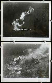 h981 CREATURE FROM THE BLACK LAGOON 2 8x10 movie stills '54 he's shot!