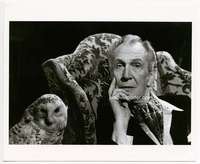 h839 MYSTERY deluxe TV 8x10 movie still '80 Vincent Price with owl!