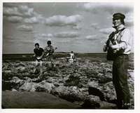 a069 HELP 7.5x9.5 movie still '65 The Beatles play on the beach!