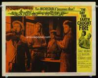 s346 DAY THE EARTH CAUGHT FIRE movie lobby card #1 '62 Janet Munro