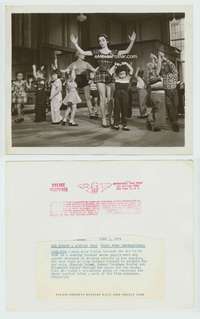 t166 LOVE IS BETTER THAN EVER news photo 8x10 movie still '52 Taylor