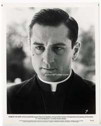 a535 TRUE CONFESSIONS 8x10 movie still '81 priest Robert DeNiro c/u!