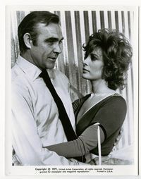 1b065 DIAMONDS ARE FOREVER 8x10 still.25 '71 great hug close up with Sean Connery & Jill St. John!