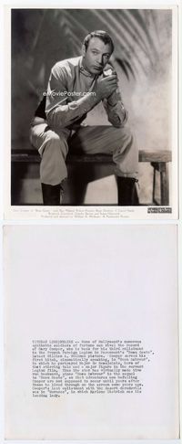 1h022 BEAU GESTE 8x10 movie still '39 great close portrait of Gary Cooper sitting eating an apple!