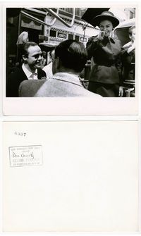 1h132 GUYS & DOLLS candid 8x10 '55 Jean Simmons laughs at Marlon Brando's joke, photo by Don Ornitz!
