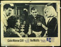 1r054 MISFITS movie lobby card #4 '61 Clark Gable looks at sexy Marilyn Monroe holding drink!