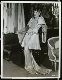 1t059 GLORIA SWANSON deluxe 10x13 '20s portrait in Hollywood fashion of flame & silver chenille!