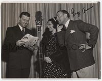 1t010 GEORGE BURNS & GRACIE ALLEN signed NBC Radio 8x10 still '40s by George, who is with Gracie!