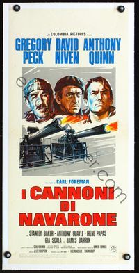 1u069 GUNS OF NAVARONE linen Italian locandina R70s different art of Gregory Peck, Niven & Quinn!