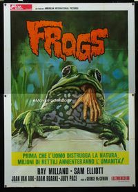 2b107 FROGS Italian 2p '72 great horror art of man-eating amphibian with hand hanging from mouth!