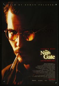 2o885 NINTH GATE DS one-sheet '99 great image of Johnny Depp smoking, Lena Olin, Frank Langella