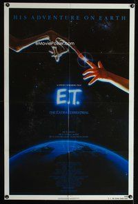 3d235 E.T. THE EXTRA TERRESTRIAL one-sheet '82 Steven Spielberg classic, great John Alvin art!