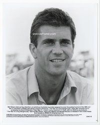 3m497 YEAR OF LIVING DANGEROUSLY 8x10 '83 close up smiling head & shoulders portrait of Mel Gibson!