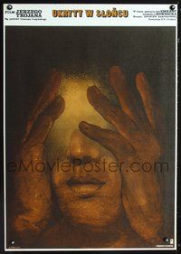 3o622 UKRYTY W SLONCU Polish movie poster '80 surreal Pagowski art of man's face without eyes!