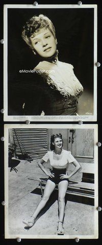 3y695 RITA HAYWORTH 2 8x10 movie stills '40s two great images of classic, leggy beauty!