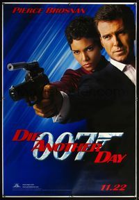 4a230 DIE ANOTHER DAY DS bus stop '02 c/u of Pierce Brosnan as James Bond & Halle Berry as Jinx!