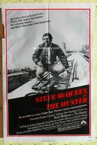 4y387 HUNTER 1sh '80 great image of bounty hunter Steve McQueen on top of train!