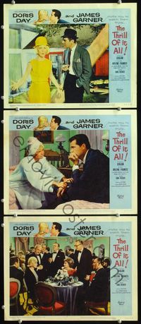5g917 THRILL OF IT ALL 3 LCs '63 border art of Doris Day kissing James Garner!