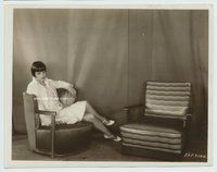 5j362 LOUISE BROOKS 7.75x10 key book still '20s great sexy seated portrait in art deco chair!