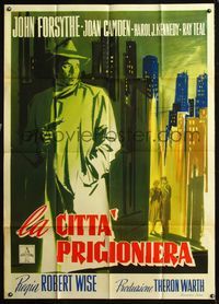 5n164 CAPTIVE CITY Italian 1p '52 cool full-length art of John Forsythe in trench coat w/gun, noir!