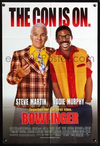 5q134 BOWFINGER DS 1sh '99 wacky image of Steve Martin & Eddie Murphy in dorky outfits!
