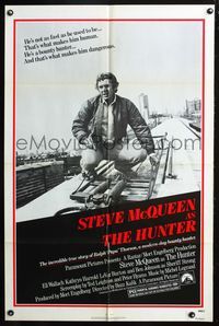 5q370 HUNTER 1sh '80 great image of bounty hunter Steve McQueen on top of train!