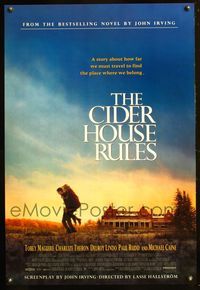 6b104 CIDER HOUSE RULES DS 1sh '99 Tobey McGuire carries Charlize Theron piggyback!