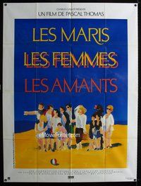 6p576 LES MARIS LES FEMMES LES AMANTS French 1p '89 cool art of entire cast at the beach!