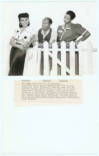 7b219 CABIN IN THE SKY deluxe 7.25x9.5 still '43 Lena Horne,Rochester & Ethel Waters by picket fence