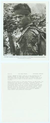 7b274 DEER HUNTER 8x10 still '78 close up of Robert De Niro in camoflauge, Michael Cimino