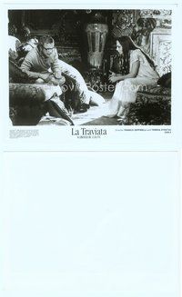 7b434 LA TRAVIATA candid 8x10 still '83 Franco Zeffirelli director Teresa Stratas on the set!