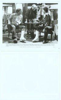 7b462 LOST & FOUND candid 8x10 still '79 director Melvin Frank with George Segal & Glenda Jackson!
