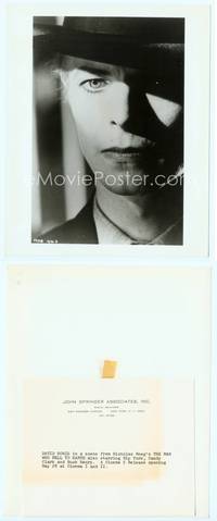 7b481 MAN WHO FELL TO EARTH 8x10 still '76 Nicolas Roeg, cool shadowy close up of David Bowie!