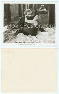 7b483 MAN WHO LAUGHS 8x10 still '28 great close up of veiled Conrad Veidt & Mary Philbin embracing!